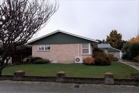 Photo of property in 19 Birkenhead Street, Avonhead, Christchurch, 8042