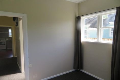 Photo of property in 64 Oxford Terrace, Epuni, Lower Hutt, 5011
