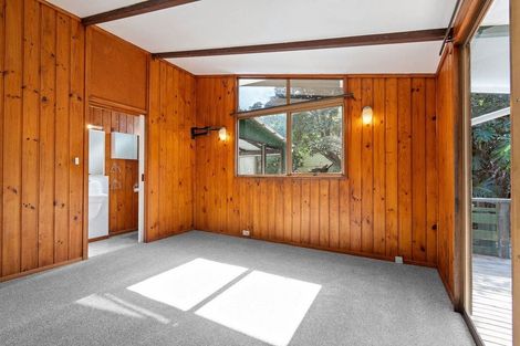 Photo of property in 13 Reynolds Place, Torbay, Auckland, 0630
