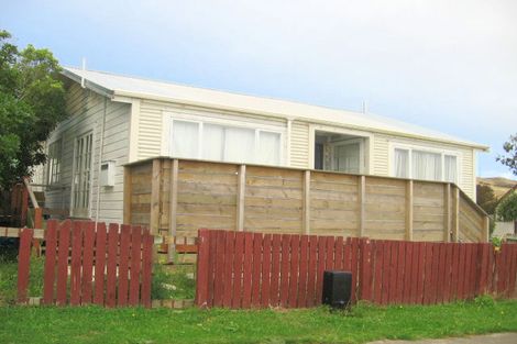 Photo of property in 9 Tobago Crescent, Grenada North, Wellington, 5028