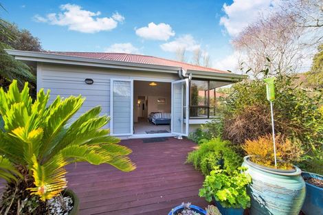 Photo of property in 6a Spencer Place, Merrilands, New Plymouth, 4312