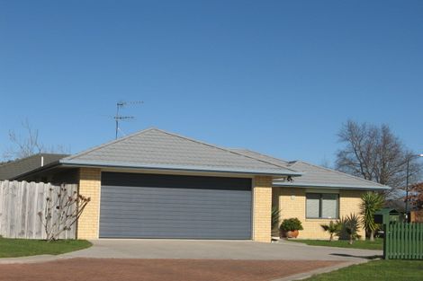 Photo of property in 49 Carisbrook Crescent, Papakura, 2110