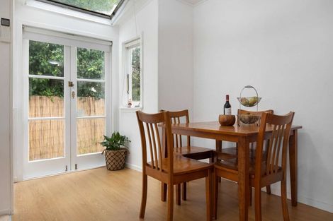 Photo of property in 118 Old Farm Road, Hamilton East, Hamilton, 3216