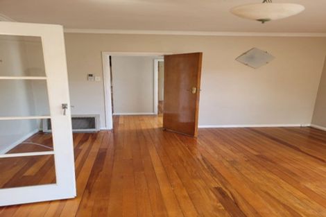 Photo of property in 2 Carleton Terrace, Tawa, Wellington, 5028