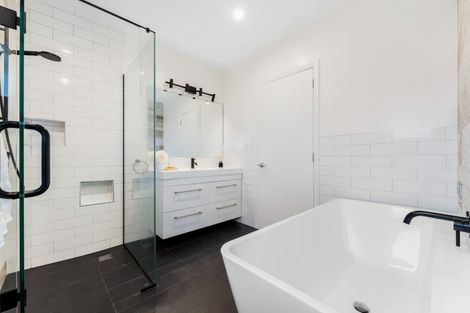 Photo of property in 22 Taikata Road, Te Atatu Peninsula, Auckland, 0610