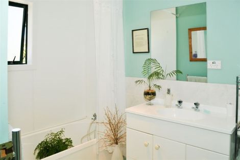 Photo of property in 36 Emlyn Place, Torbay, Auckland, 0630