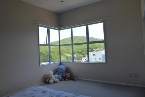 Photo of property in 42 Saddleback Grove, Karori, Wellington, 6012