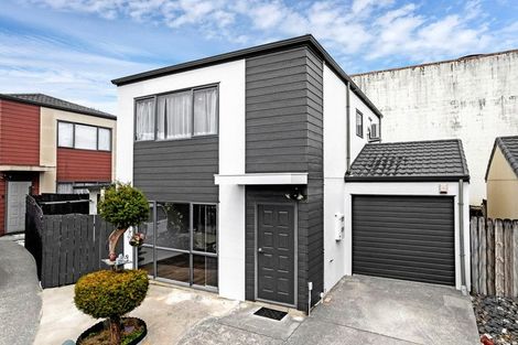 Photo of property in 19 Rakich Place, Henderson, Auckland, 0612