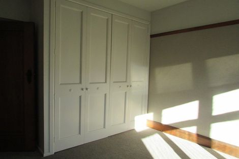 Photo of property in 100 Shakespeare Road, Waltham, Christchurch, 8023