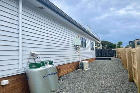 Photo of property in 43 Renata Crescent, Te Atatu Peninsula, Auckland, 0610