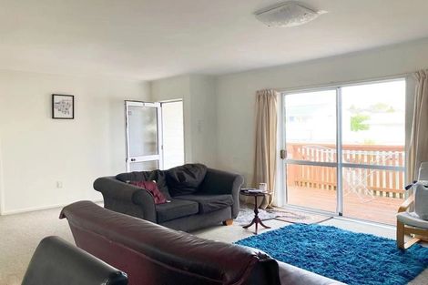 Photo of property in 1/4 Powell Place, Henderson, Auckland, 0610