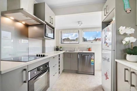 Photo of property in 2/1a Becroft Drive, Forrest Hill, Auckland, 0620