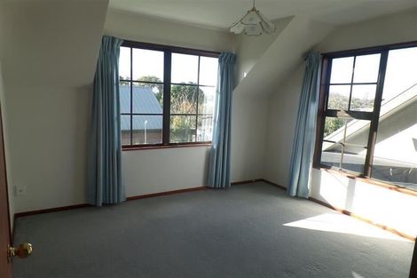 Photo of property in 5 Broadfell Avenue, Avonhead, Christchurch, 8042