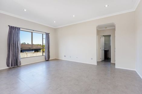 Photo of property in 11 Tekapo Rise, Fairview Heights, Auckland, 0632