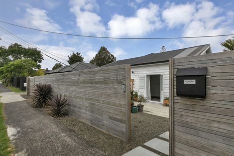 Photo of property in 83 Beach Haven Road, Beach Haven, Auckland, 0626