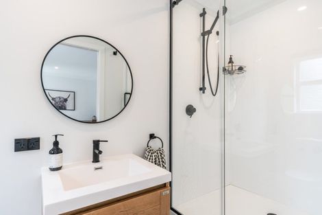 Photo of property in 18 Thornton Road, Cambridge, 3434