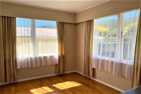 Photo of property in 62 Russell Road, Wainuiomata, Lower Hutt, 5014