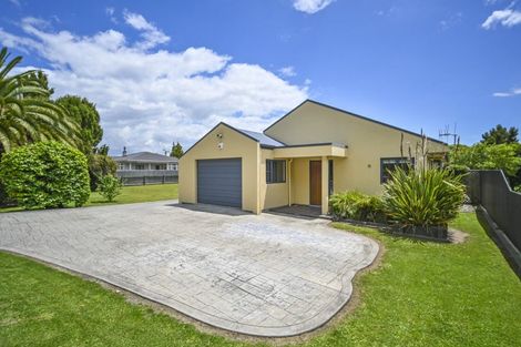 Photo of property in 1420b Karamu Road North, Mayfair, Hastings, 4122