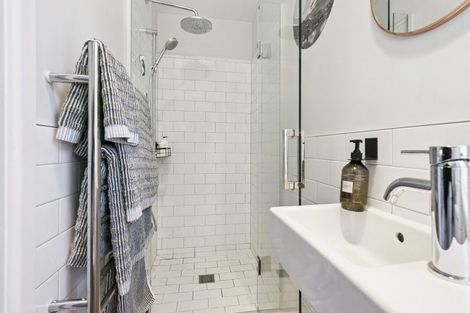 Photo of property in 15 Milton Street, Berhampore, Wellington, 6023