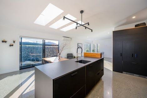 Photo of property in 9 Matipo Street, Wanaka, 9305