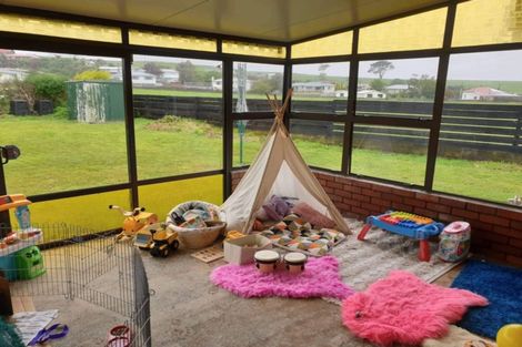 Photo of property in 5 Kowhai Place, Eltham, 4322