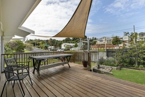 Photo of property in 22 Waiora Road, Stanmore Bay, Whangaparaoa, 0932
