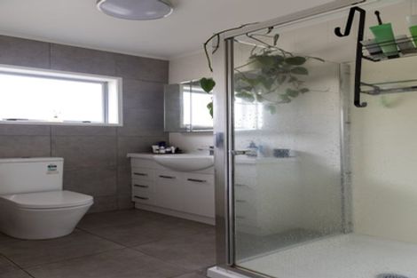 Photo of property in 2/15 Wairiki Road, Mount Eden, Auckland, 1024