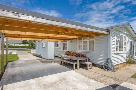 Photo of property in 3 Queen Street, Westport, 7825