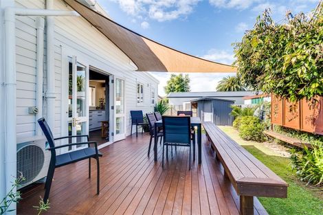 Photo of property in 1211 Caroline Road, Mayfair, Hastings, 4122