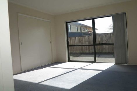Photo of property in 10 Aaronville Way, East Tamaki, Auckland, 2016