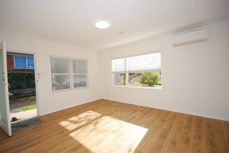 Photo of property in 1/40 Tawhiri Road, One Tree Hill, Auckland, 1061