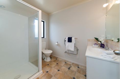 Photo of property in 127 Schnell Drive, Kelvin Grove, Palmerston North, 4414