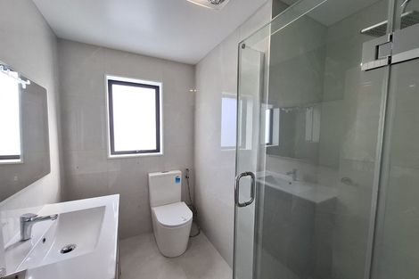 Photo of property in 70c Stanley Road, Glenfield, Auckland, 0629