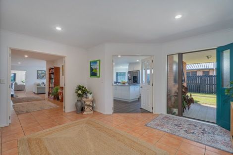 Photo of property in 51 Cholmondeley Crescent, Whitianga, 3510