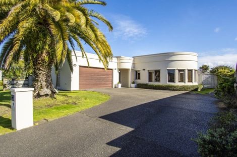 Photo of property in 8 Saint Clair Place, Papamoa Beach, Papamoa, 3118