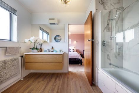 Photo of property in 22 Aspiring Terrace, Wanaka, 9305