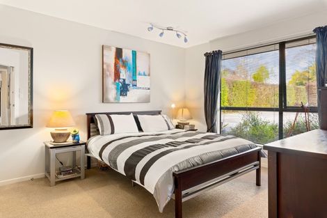 Photo of property in 14 Monkton Close, Greenhithe, Auckland, 0632