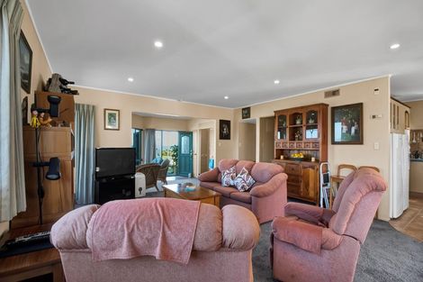 Photo of property in 9 Aria Terrace, Mokau, 4376