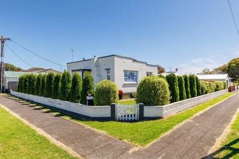 Photo of property in 6 High Street West, Waitara, 4320