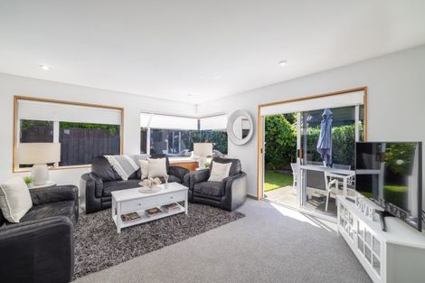 Photo of property in 2/48 Staveley Street, Avonhead, Christchurch, 8042