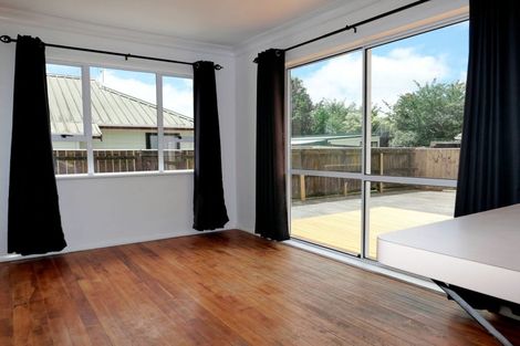 Photo of property in 166 Queen Street West, Levin, 5510