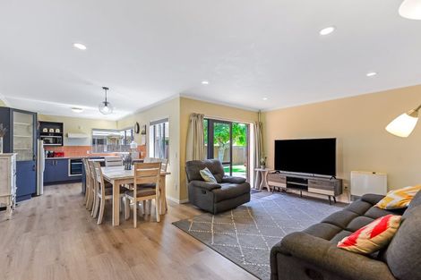 Photo of property in 34 Cairns Crescent, Rototuna, Hamilton, 3210