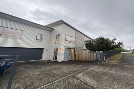 Photo of property in 1 Sunshine Boulevard, Sunnyvale, Auckland, 0612