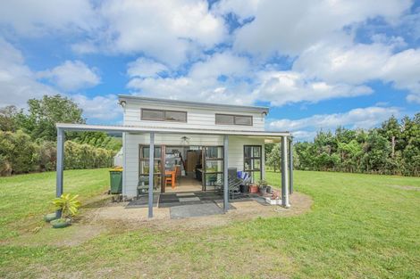 Photo of property in 119 Engles Road, Shannon, 4821