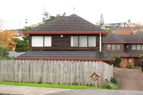 Photo of property in 2/27 Luplau Crescent, Cockle Bay, Auckland, 2014