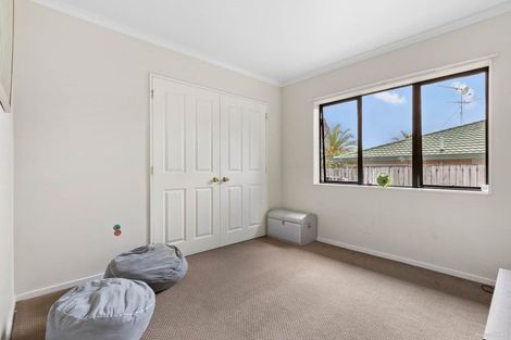 Photo of property in 19 Arlose Place, Westgate, Auckland, 0614