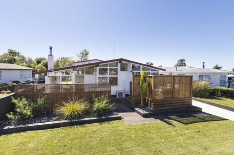 Photo of property in 34 Abraham Crescent, Milson, Palmerston North, 4414