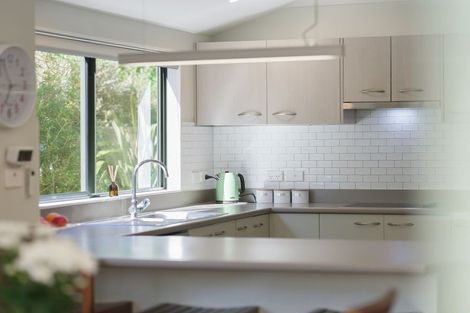 Photo of property in 3 Leanne Way, Waikanae Beach, Waikanae, 5036