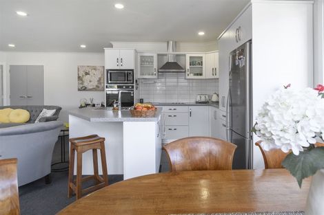 Photo of property in Waterview Estate, 6/4 Greystone Place, Omokoroa, 3114