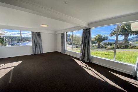 Photo of property in 204 Waikawa Road, Waikawa, Picton, 7220